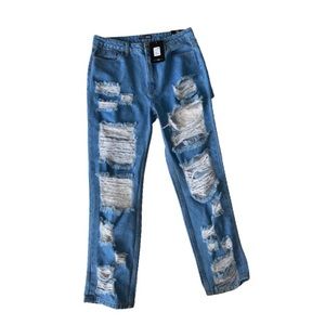 Brand new distressed FashionNova Boyfriend Jeans.